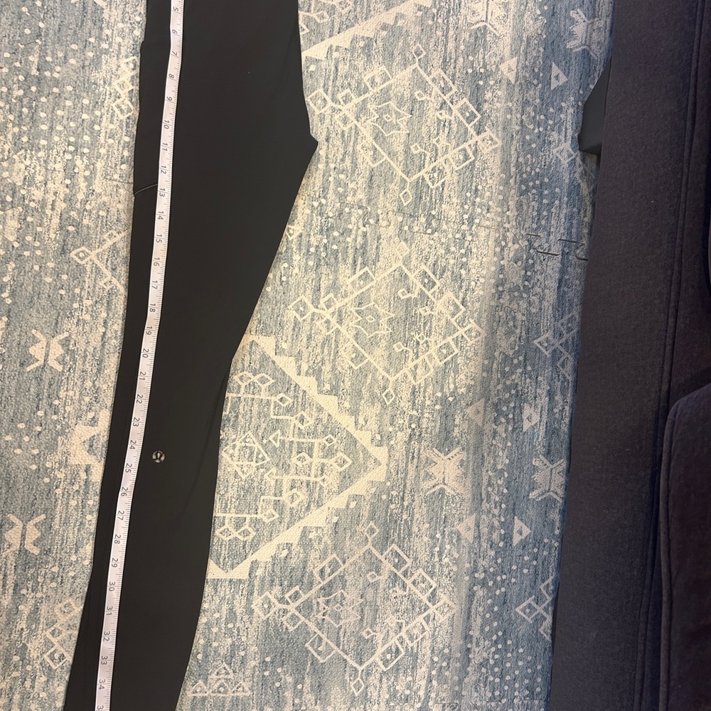 Lululemon Black Leggings w/ zipper and pockets